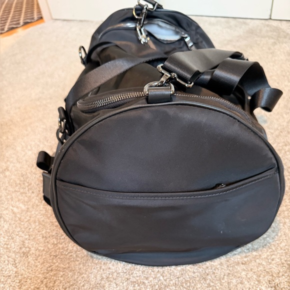 Tumi duffel bag